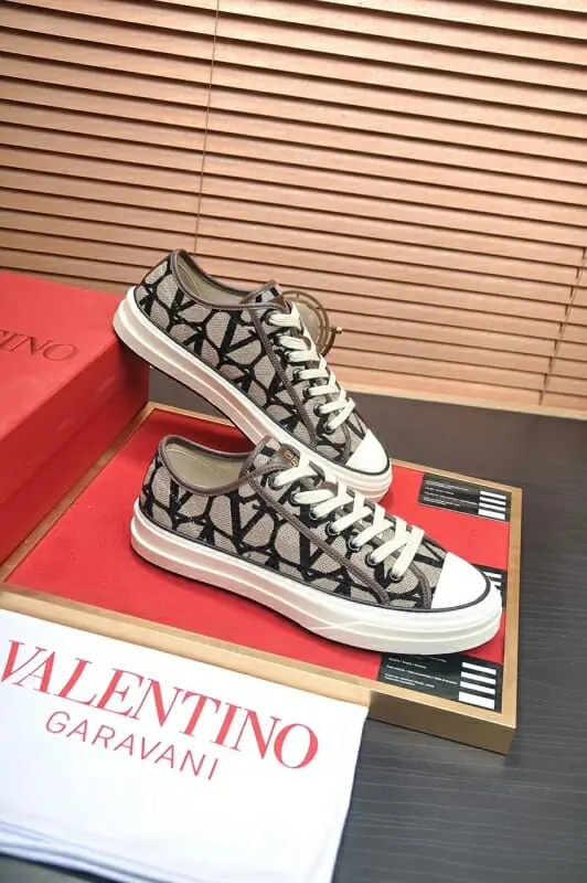 valentino decontractees chaussures pour homme s_1230aa44